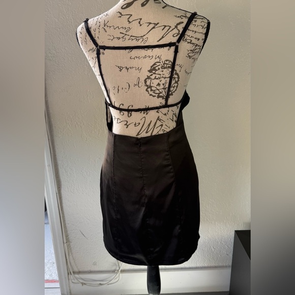 2Bella Chic Black Satin Mini Dress - Picture 2 of 11
